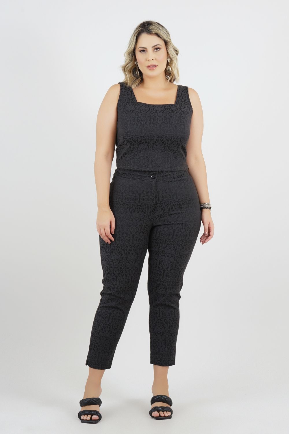 TOP CROPPED PLUS SIZE GANCHOS DE FORA