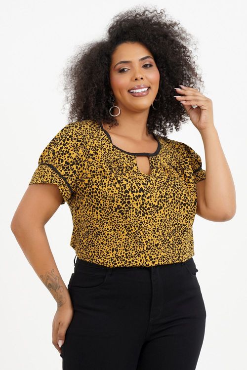 Blusa Plus Size Jennifer Manga Curta