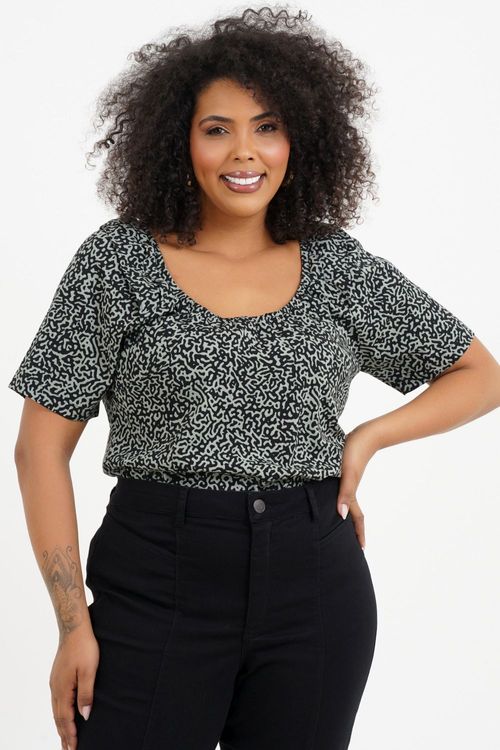 Blusa Plus Size Paola Manga Curta