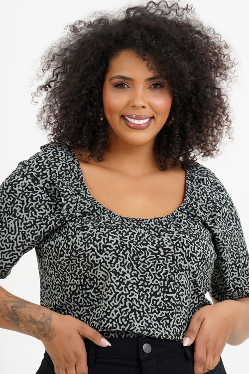 Blusa Plus Size Paola Manga Curta