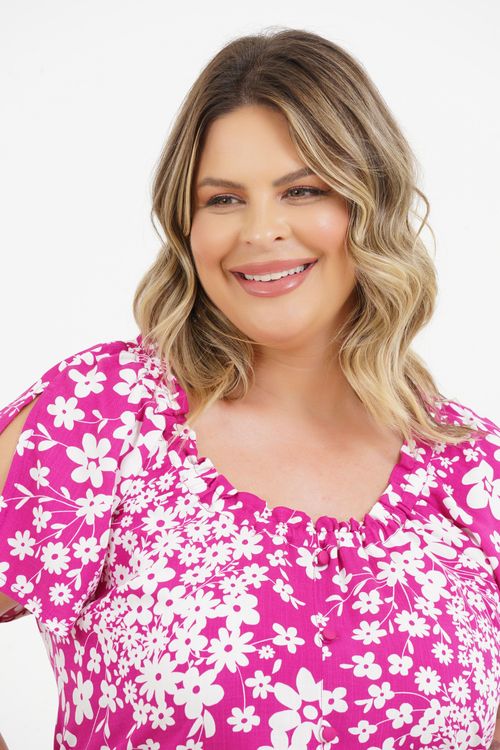 Blusa Plus Size Pérola Manga Curta