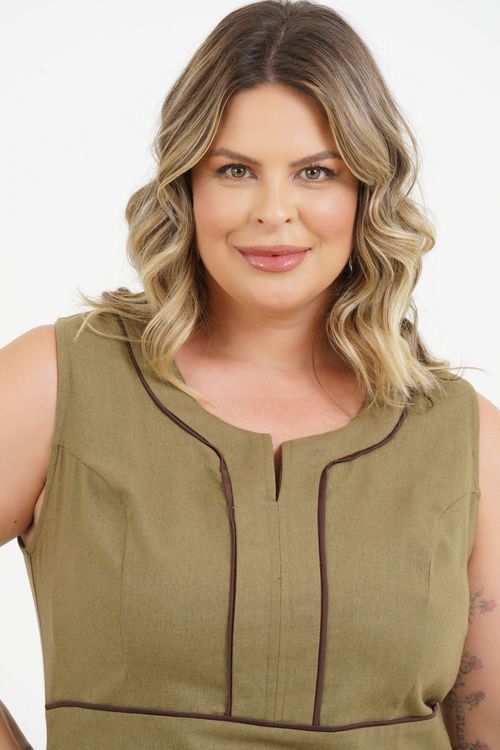 Vestido Plus Size Esmeralda Médio