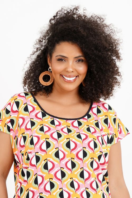 Blusa Plus Size Sasha Manga Curta