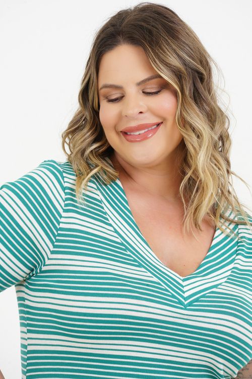 Blusa Plus Size Valentina Manga Curta