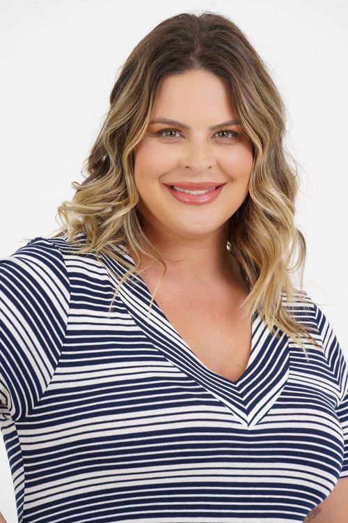 Blusa Plus Size Valentina Manga Curta