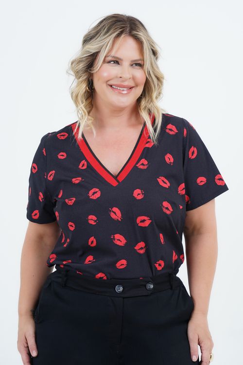 Blusa Plus Size Feminino Manga Curta Beijo