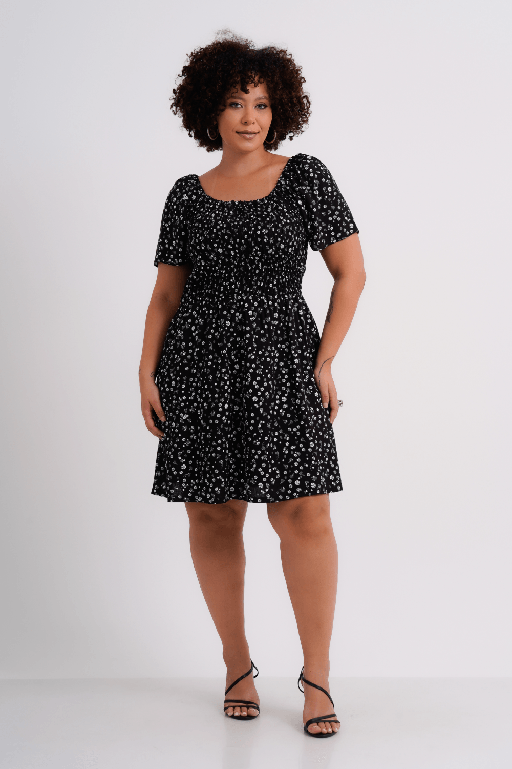 VESTIDO FEMININO MÉDIO LOLA